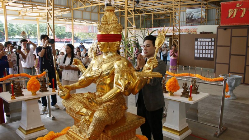 "แจ็ค กุมารทอง" ควง "มนต์สิทธิ์  คำสร้อย" พร้อมด้วยเอฟซีสายมู ร่วมพิธีบวงสรวงองค์ท้าวมหาพรหม