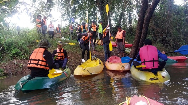 นายอำเภอปราณบุรีเตรียมเปิดเส้นทางท่องเที่ยวผจญภัยพายเรือคายัค ล่องแม่น้ำปราณบุรีชมทิวทัศน์ 2 ฝั่งแม่น้ำ