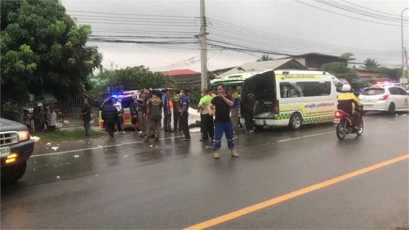 ฝนตกถนนลื่นรถพลิกคว่ำเสียชีวิต 1 ราย