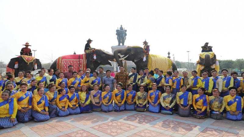 เริ่มแล้วงานเทิดพระเกียรติสมเด็จพระนเรศวร ผู้ว่าฯ ลั่นกระสุนเปิดงานสุดอลังการ