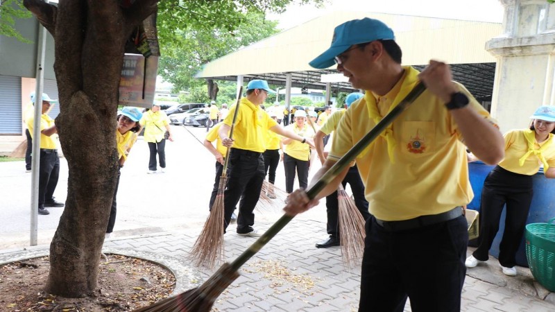 จัดกิจกรรมจิตอาสาปรับปรุงภูมิทัศน์ เนื่องในโอกาสวันเฉลิมพระชนมพรรษาสมเด็จพระนางเจ้าสิริกิติ์