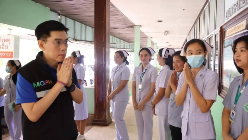 นพ.สสจ.กาญจนบุรี นำคณะตรวจเยี่ยมโรงพยาบาลและสาธารณสุขอำเภอในพื้นที่อำเภอศรีสวัสดิ์