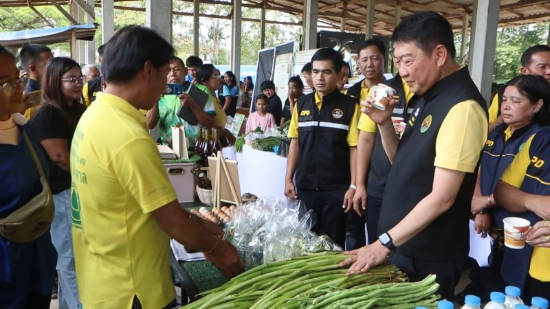 อธิบดีกรมส่งเสริมสหกรณ์ ลงพื้นที่จังหวัดชุมพร ติดตามผลการส่งเสริมพัฒนาอาชีพและการตลาด ตามนโยบาย คทช.