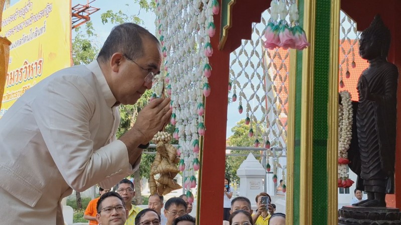 ผู้ว่าฯประจวบ นำพุทธศาสนิกชนร่วมสืบสานประเพณีชักพระแห่เรือ (เรือพระ) เนื่องในเทศกาลวันออกพรรษา