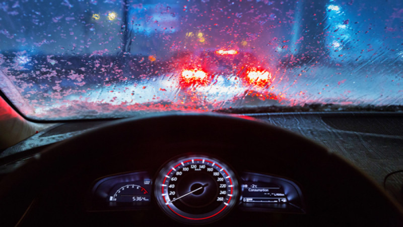 "ปภ." แนะเตรียมอุปกรณ์ประจำรถให้พร้อมใช้งานอยู่เสมอในช่วงฤดูฝน ลดความเสี่ยงต่อการเกิดอุบัติเหตุ