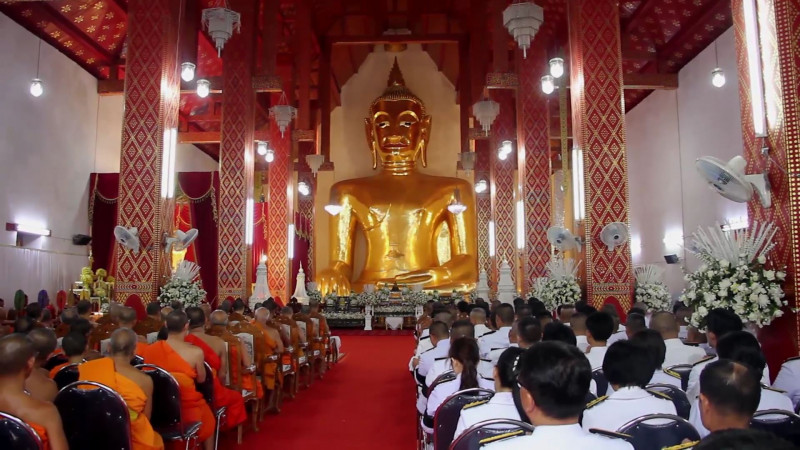 "ผู้ว่าฯพะเยา" ประกอบพิธีสรงน้ำหลวงพระราชทานสรงศพ "หลวงปู่พระอุบาลีคุณูปมาจารย์" มีคณะสงฆ์ ข้าราชการ และประชาชนร่วมพิธีเป็นจำนวนมาก