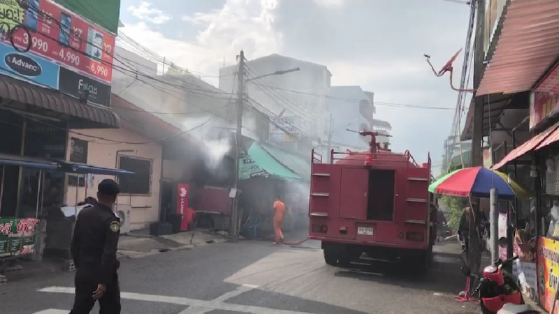 เพลิงไหม้ "ร้านสะดวกซื้อดังหาดใหญ่"​ เจ้าหน้าที่คุมเพลิง​ได้ไร้เจ็บ​