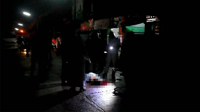 รุมฆ่าโหด "หนุ่มวัย34" ชาวสุไหงโก-ลก วิ่งตามจ่อยิงดับนอนจมกองเลือด