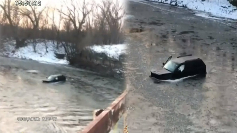"หนุ่ม" ขับรถลื่นไถลตกไปในแม่น้ำที่หนาว รอดตายได้เพราะเรียก "สิริ" ในมือถือให้ช่วย !
