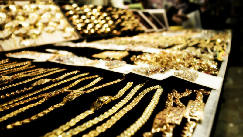 "ราคาทอง" เปิดตลาดเช้าวันนี้ เพิ่มขึ้นเล็กน้อย  ทองคำแท่งรับซื้อบาทละ 21,500