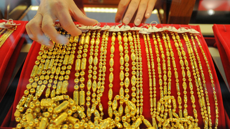"ราคาทอง" เปิดตลาดเช้าวันนี้ ลดลงเล็กน้อย ทองคำแท่งขายออกบาทละ 22,900