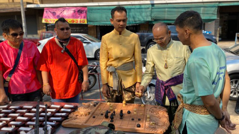 "รองผู้ว่าฯลพบุรี" เปิดการแข่งขันหมากรุกไทย รุ่นโอเพ่น ในงานแผ่นดินสมเด็จพระนารายณ์มหาราช ประจำปี 2563