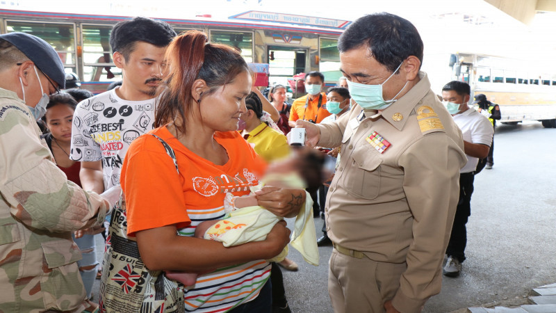 กาญจนบุรี ตั้งจุดคัดกรอง COVID-19 ที่สถานีขนส่งผู้โดยสารจังหวัด