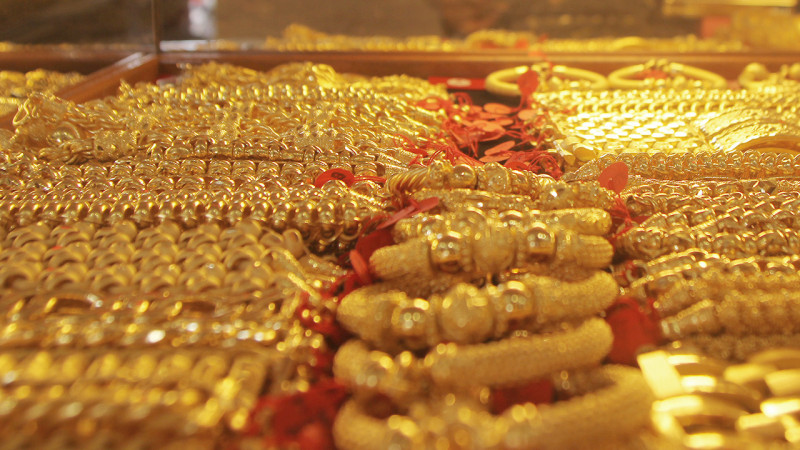 "ราคาทอง" เปิดตลาดเช้าวันนี้ ลดลงเล็กน้อย ทองคำแท่งขายออกบาทละ 22,800