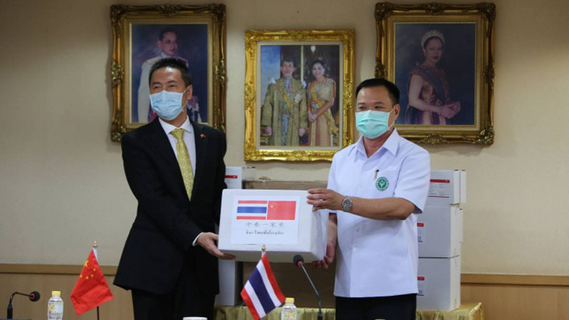 "อนุทิน" รับมอบเวชภัณฑ์ทางการแพทย์จากรัฐบาลจีน สู่บุคลากรแพทย์ไทย สู้วิกฤติโควิด-19