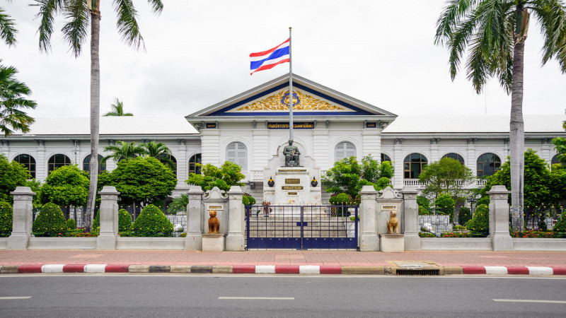 มท. เผยผู้ว่าฯ 47 จังหวัด สั่งปิดร้านค้าและสถานประกอบการขายสุรา สกัดการแพร่ระบาดโควิด-19