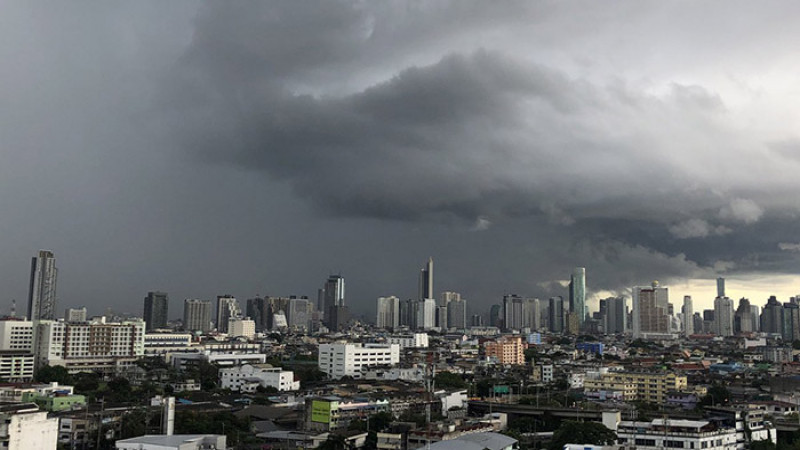 อุตุฯ เผยทั่วไทยฝนลดลง เว้น "เหนือ-ใต้ตอนล่าง" ยังถล่มหนัก