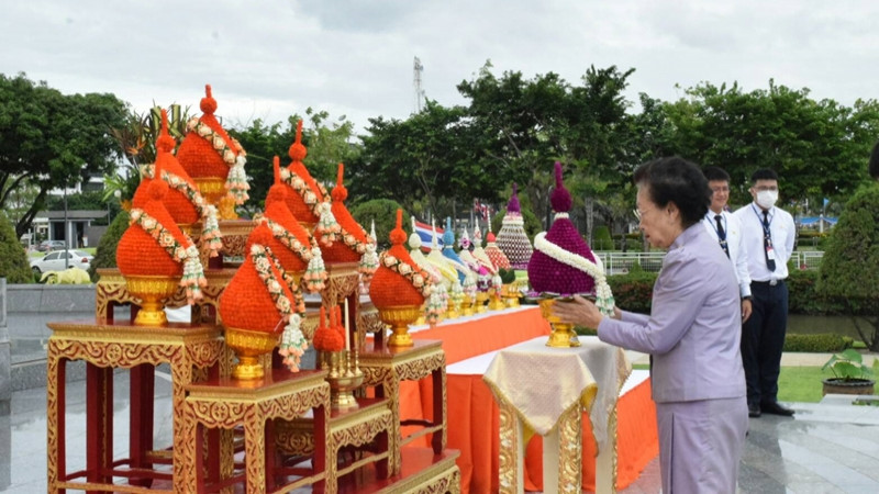 "ม.จ.อุทัยกัญญา ภาณุพันธุ์" เสด็จวางพานพุ่มถวายพระอนุสาวรีย์จอมพล สมเด็จพระราชปิตุลาฯ เนื่องในวันสื่อสารแห่งชาติ ปี 63