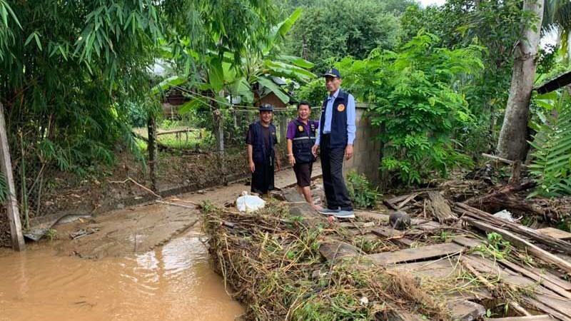 อ่วม ! ฝนถล่ม "แม่ฮ่องสอน" น้ำป่าไหลทะลักเข้าท่วมบ้านเรือนหลายพื้นที่