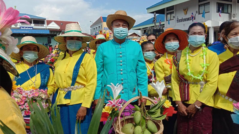 จ.ชัยภูมิ จัดยิ่งใหญ่ “งานสืบสานตำนานสาวบ้านแต้” คนนับหมื่นแห่ขี่จักรยานอนุรักษ์เมืองวิถีไทย (ชมคลิป)