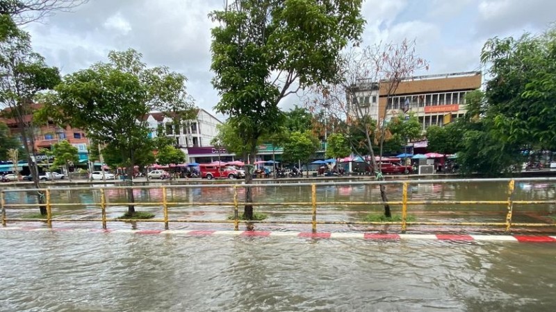 "เชียงใหม่" อ่วม! เจอฝนถล่มเช้ามืดวันนี้ ทำน้ำท่วมสัญจรลำบาก