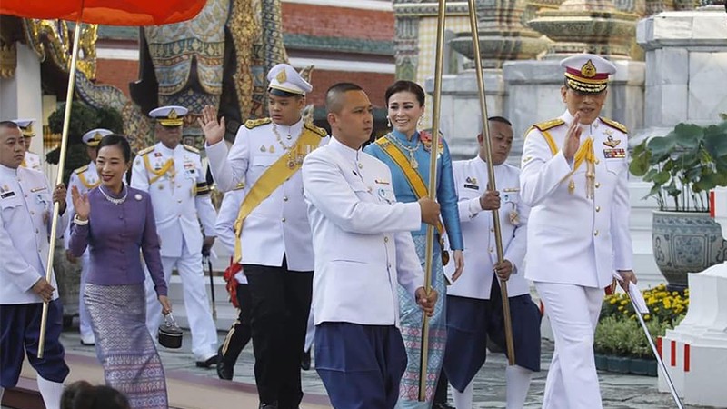 ในหลวง-พระราชินี เสด็จฯ ทรงตั้งเปรียญธรรม วัดพระศรีฯ