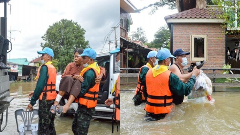 ประมวลภาพ จนท.ทหาร ลุยลงพื้นที่ช่วยผู้ประสบภัยน้ำท่วม ณ อรัญประเทศ จ.สระแก้ว 