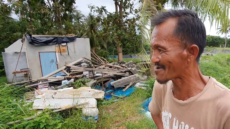พายุหมุนถล่มชุมพร 2 หมู่บ้านพังยับ ตายายอยู่ลำพัง