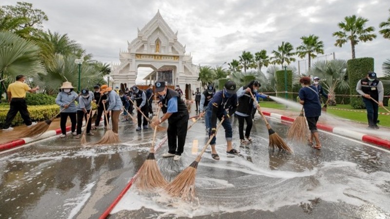 "วัดตะโก" จัด Big cleaning ฆ่าเชื้อป้องกันโควิด-19 สร้างความเชื่อมั่นให้กับประชาชน (คลิป)