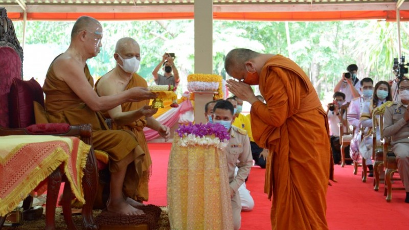 มจร ถวายปริญญาพุทธศาสตรดุษฎีบัณฑิตกิตติมศักดิ์ สาขาวิปัสสนาภาวนา แด่หลวงปู่ทองใบ