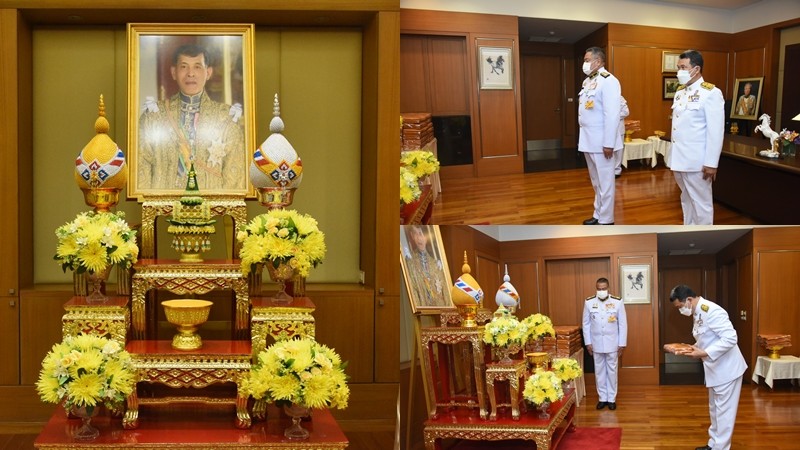 ปลัดมท.รับมอบผ้าไตรพระราชทานในพิธีทอดผ้าป่าหนุนโครงการทุนเรียนหลวงพระสงฆ์