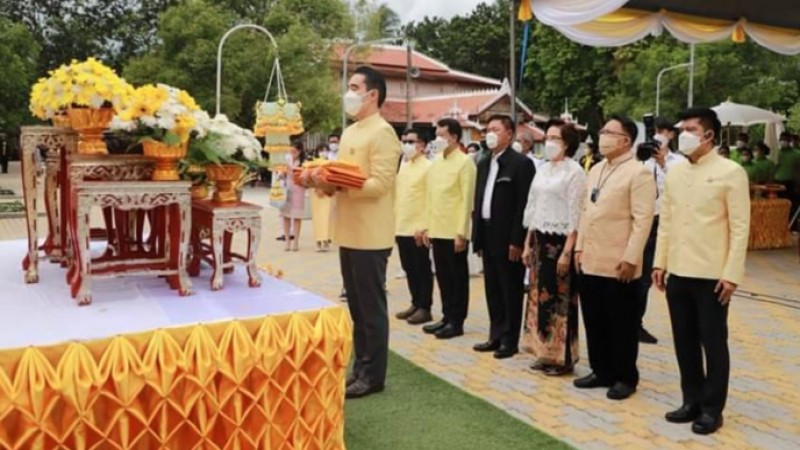 ในหลวงทรงพระกรุณาโปรดเกล้าฯ พระราชทานผ้าพระกฐินพระราชทาน ประจำปี 2565