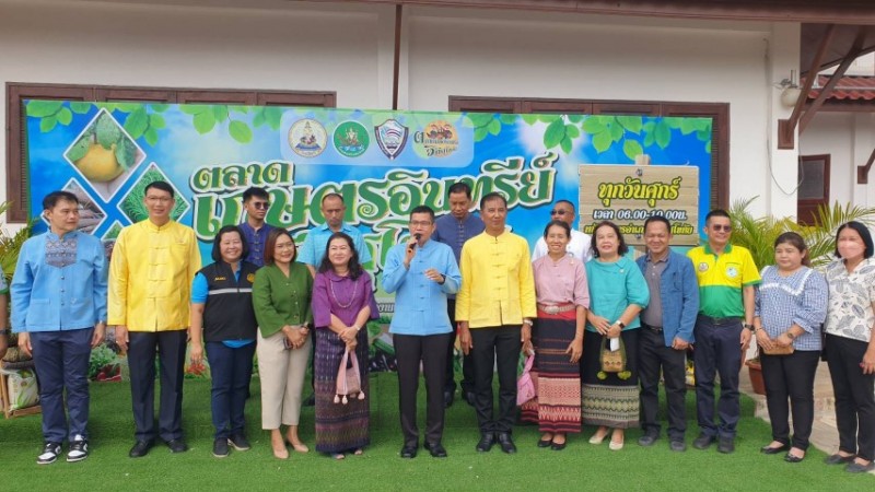 พ่อเมืองสุโขทัยกระตุ้นเศรษฐกิจเปิด" ตลาดเกษตรอินทรีย์ วิถีสุโขทัย "