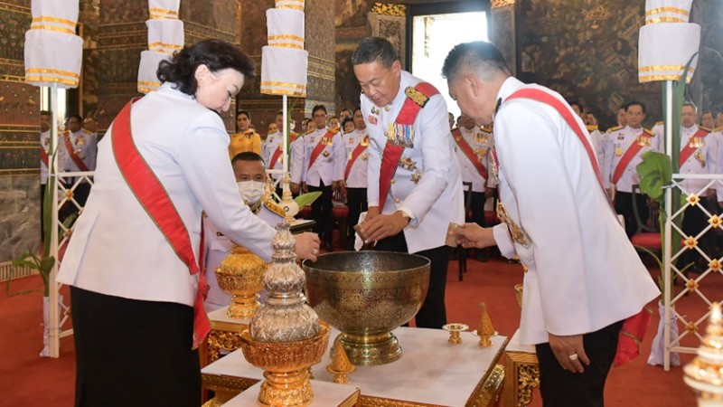 นายกฯ ประธานพิธีเสกน้ำพระพุทธมนต์ศักดิ์สิทธิ์ เนื่องในโอกาสราชพิธีมหามงคลเฉลิมพระชนมพรรษา 6 รอบ