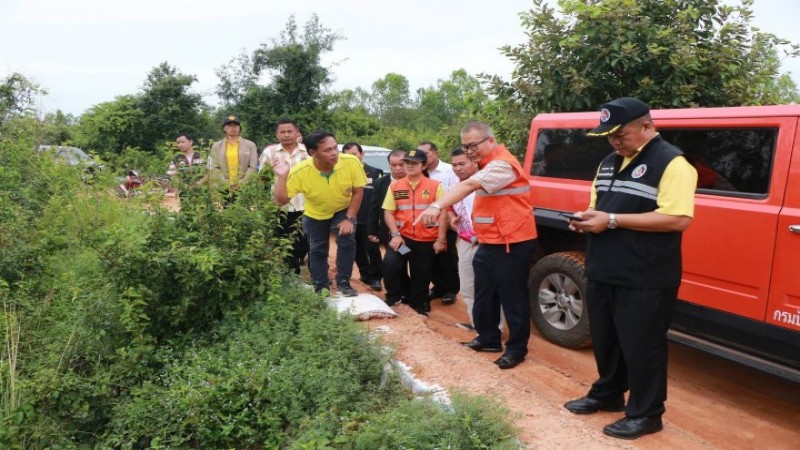 พ่อเมืองนำส่วนราชการ ลงพื้นที่สร้างความมั่นใจ ประชาชนเตรียมพร้อมทุกด้านหากเกิดเหตุอุทกภัยซ้ำ