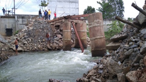 "คนงานก่อสร้างสะพาน" พลัดตกน้ำสูญหาย ระดมนักประดาน้ำเร่งหาร่าง