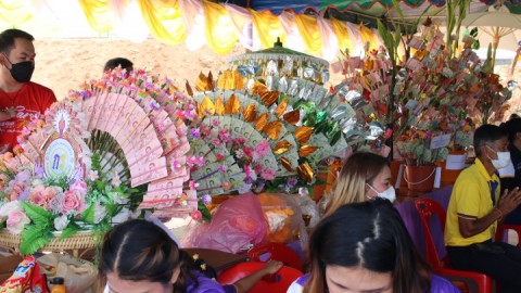 รร.บ้านเขาแก่งเรียง ครบ 53 ปี จัดทอดผ้าป่าสมทบทุนซื้ออุปกรณ์ทางการศึกษา