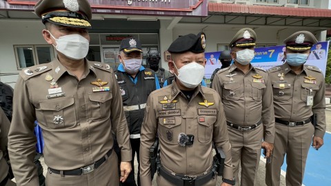 ผู้บัญชาการตำรวจภาค 7 พร้อมคณะลงพื้นที่สถานีตำรวจท่ามะกา แถลงข่าวสื่อมวลชน คดีฆ่าปาดคอสาวทิ้งศพคลองชลประทาน
