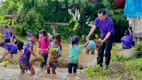 พะเยา โรงเรียนส่งเสริมเรียนรู้ปลูกข้าวแบบดั้งเดิม