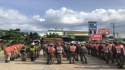 ตำรวจเพชรบุรี ร่วมปล่อยแถวกวาดล้างรถแข่ง