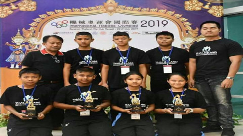 "นักเรียนโรงเรียนวัดบ้านดาบ" ได้รับรางวัลชนะเลิศแข่งขันหุ่นยนต์ระดับประเทศ สร้างชื่อเสียงให้จังหวัดลพบุรี!