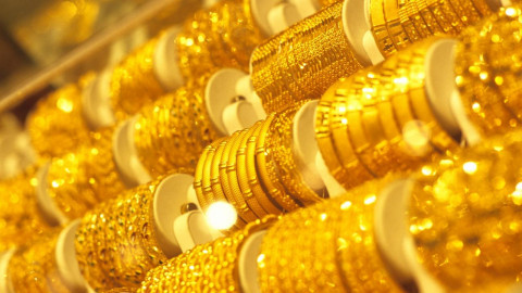 "ราคาทอง" เปิดตลาดเช้านี้ ลดฮวบ 300 บาท ทองคำแท่งรับซื้อบาทละ 21,950