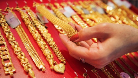 "ราคาทอง" เปิดตลาดเช้าวันนี้ ร่วงลง 100 บาท ทองคำแท่งรับซื้อบาทละ  20,850