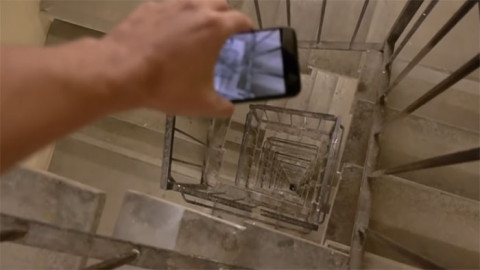 หนุ่มทดลองทิ้ง "iPhone XS" จากความสูง 90 เมตร ผลลัพธ์ที่ได้ยอมใจความอึด (คลิป)