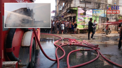 เกิดเหตุไฟไหม้บ้านไม้อายุกว่า 100 ปี หลังตลาดกลางเมืองจันทบุรี
