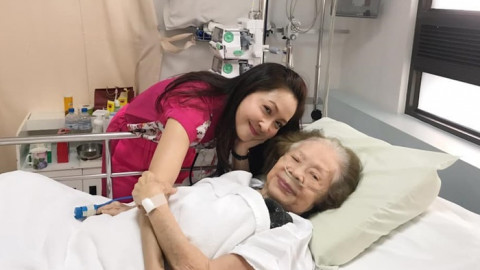 ส่งกำลังใจ ! คุณยายบรรเจิดศรี วัย 95 ปี  กระดูกสันหลังทรุด นอนโรงพยาบาล 