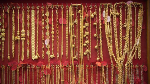 "ราคาทอง" เปิดตลาดเช้าวันนี้ ลดลงเล็กน้อย  ทองคำแท่งรับซื้อบาทละ 22,200