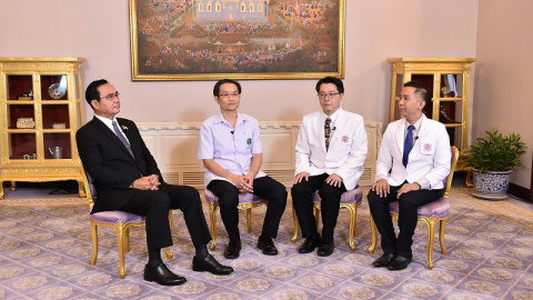 "บิ๊กตู่" วีดีโอคอลให้กำลังใจคนไทยที่กลับจากอู่ฮั่น ย้ำรัฐบาลเดินหน้าแก้ปัญหาเต็มที่เพื่อประชาชน