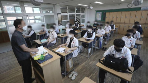 "เกาหลีใต้" ปิดโรงเรียนอีกรอบ หลังพบเด็กติดโควิด 2 ราย ทั้งๆที่เพิ่งเปิดเรียนได้วันเดียว !