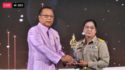 "นายกติ๋ม" หญิงแกร่ง ลูกพ่อขุนหลานแม่ย่า สุโขทัยนำทีม อบต. คว้ารางวัล นวัตกรรม smart E.M.S ระดับประเทศ